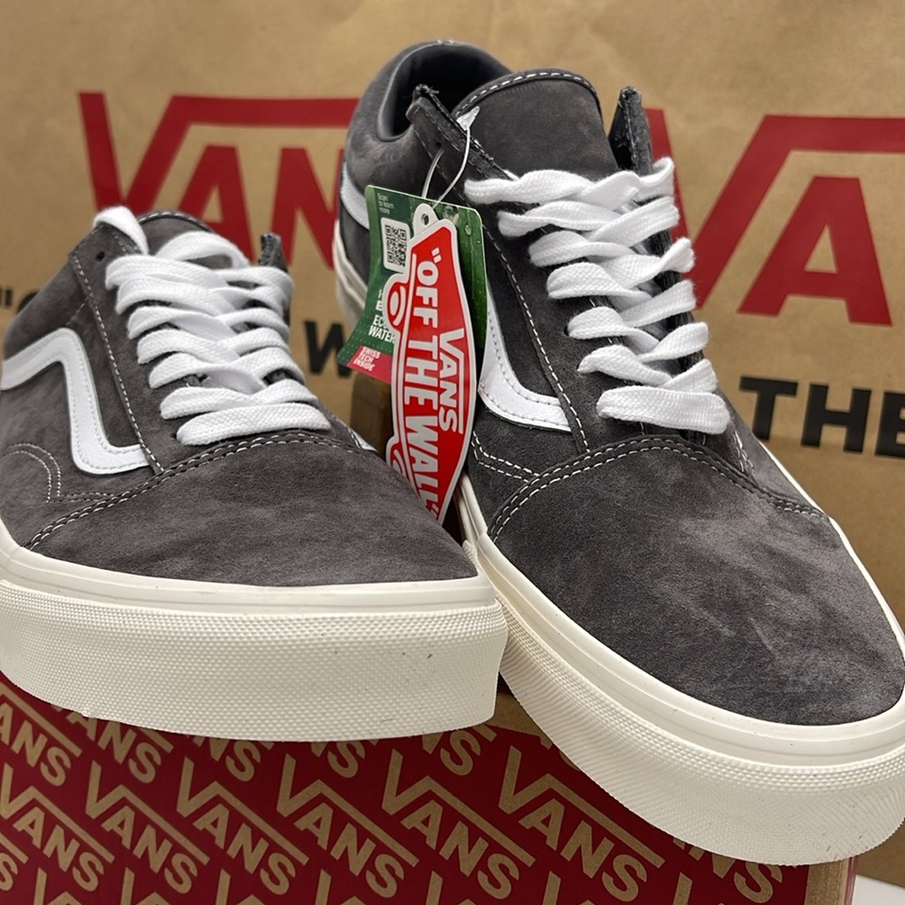 Vans Men’s Old Skool
(Pig Suede) Rabbit/Snow White
VN0A5KRF888 Sneakers - Picture 5 of 16